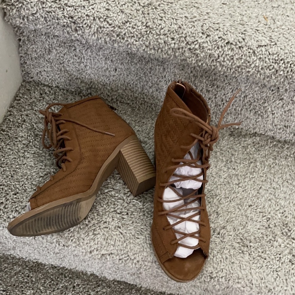 Cognac Sandals - Picture 2 of 5